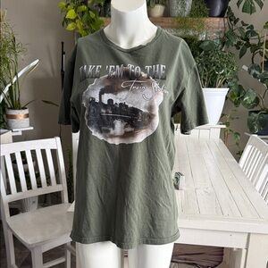 Take ‘em to the train station Yellowstone Green Graphic Train T-Shirt M